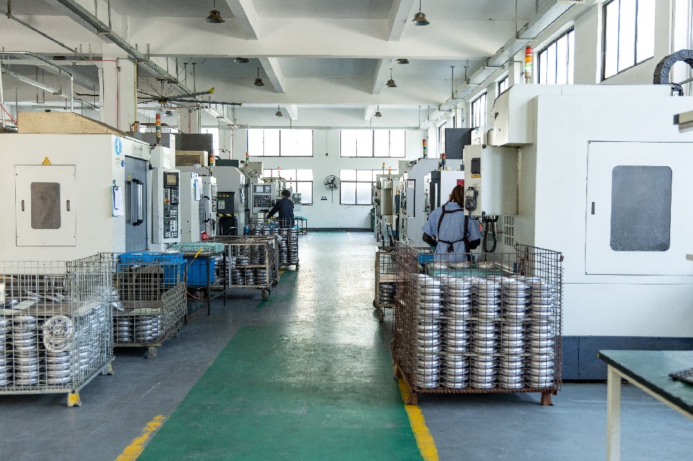 鋁壓鑄成型工藝制造的發(fā)動(dòng)機(jī)部件有什么優(yōu)勢(shì)？