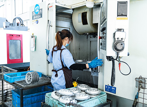 如何確保定制鋁合金壓鑄批次的穩(wěn)定性？